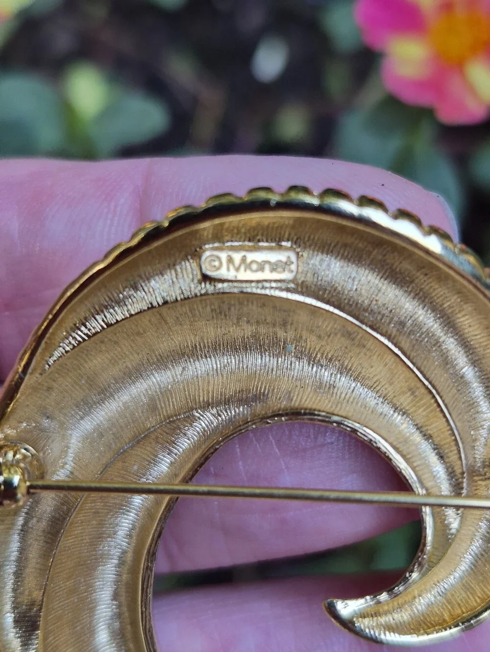 Monet Vintage Aries Ram Horn Ribbed Textured Crescent Statement Brooch 2.25